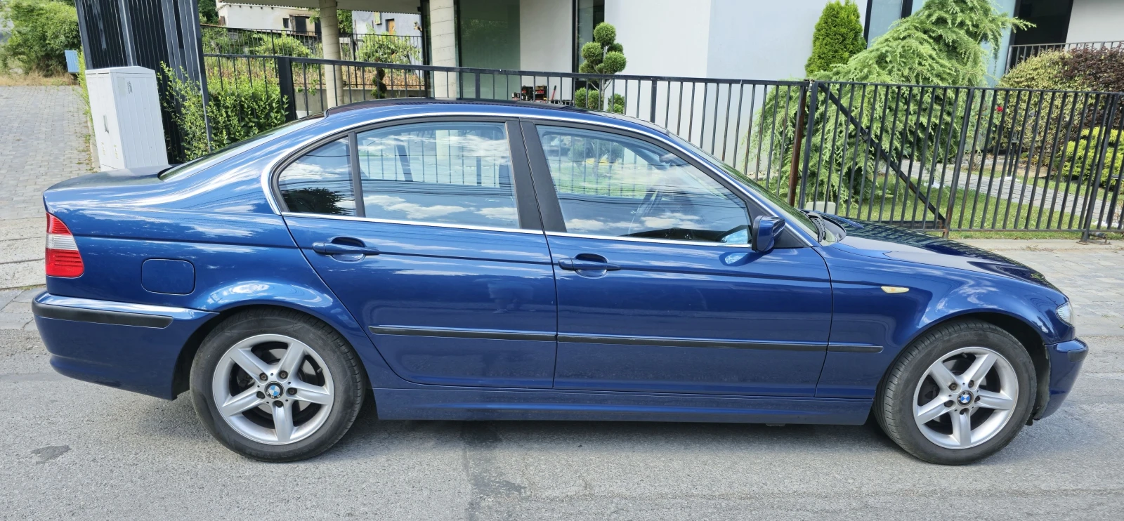 BMW 320 2.2л 6-цилиндъра бензин - изображение 4