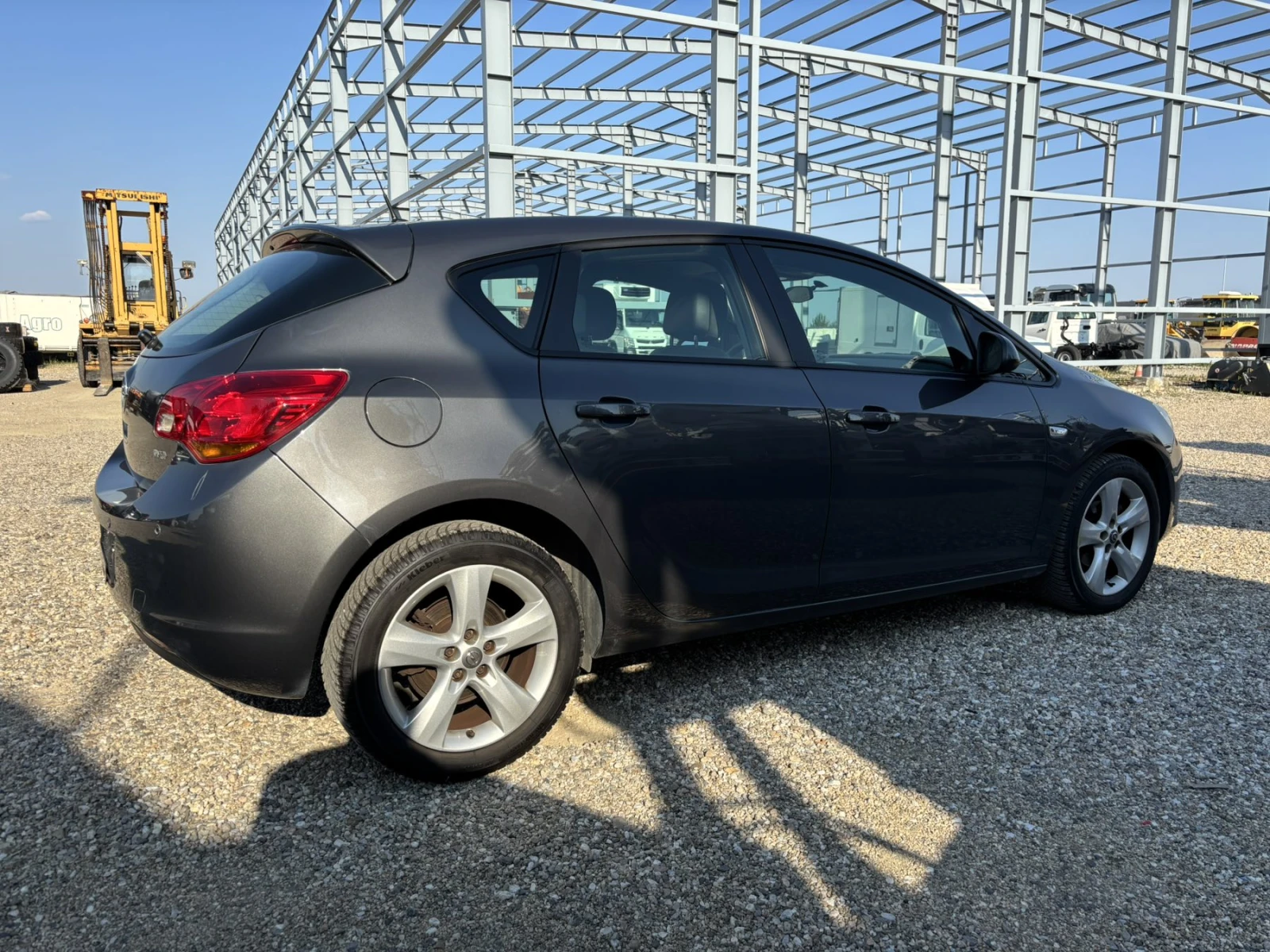 Opel Astra 1.4 БЕНЗИН-ГАЗ (ЗАВОДСКА) - изображение 4