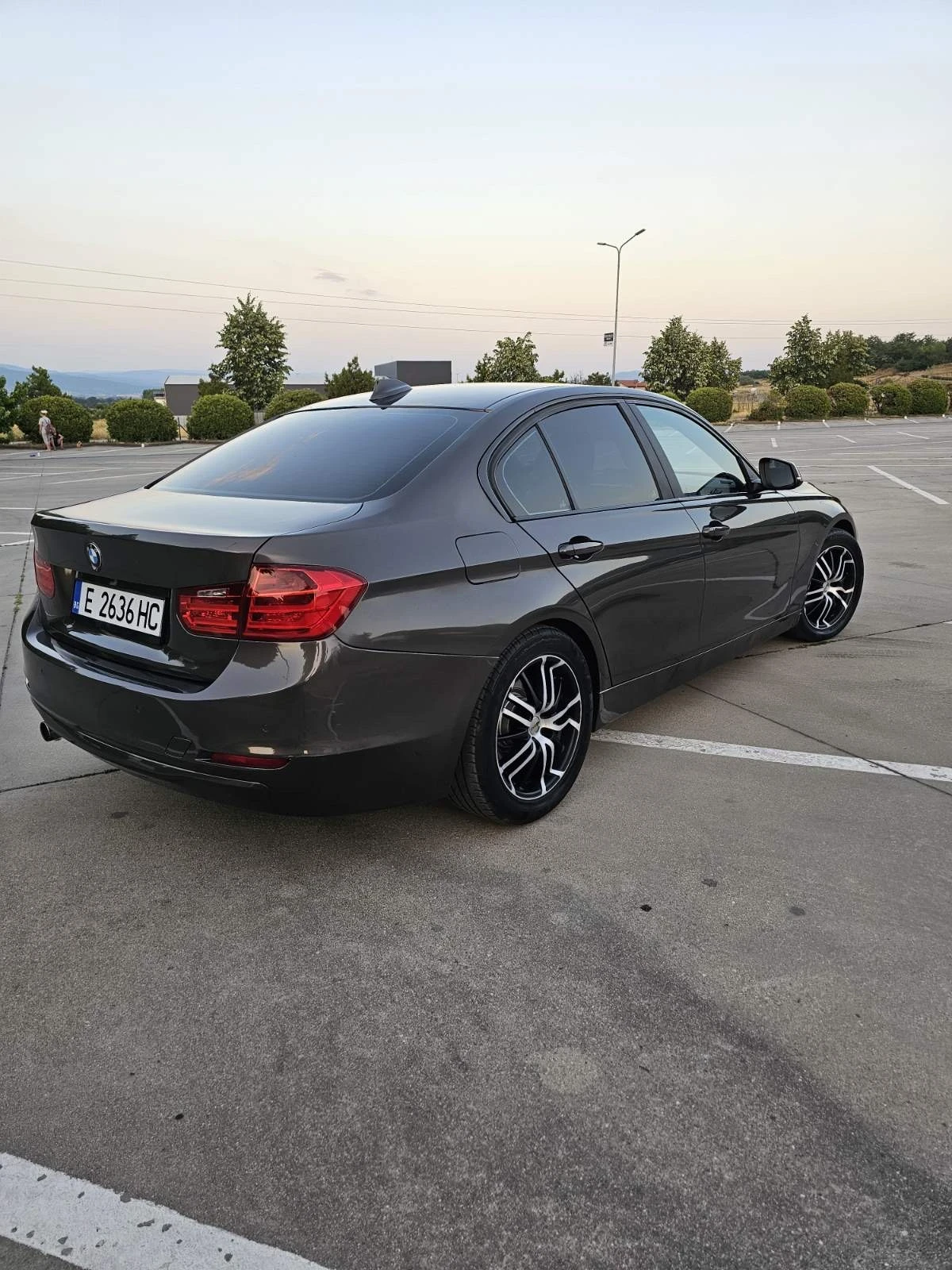 BMW 320 Седан - изображение 6