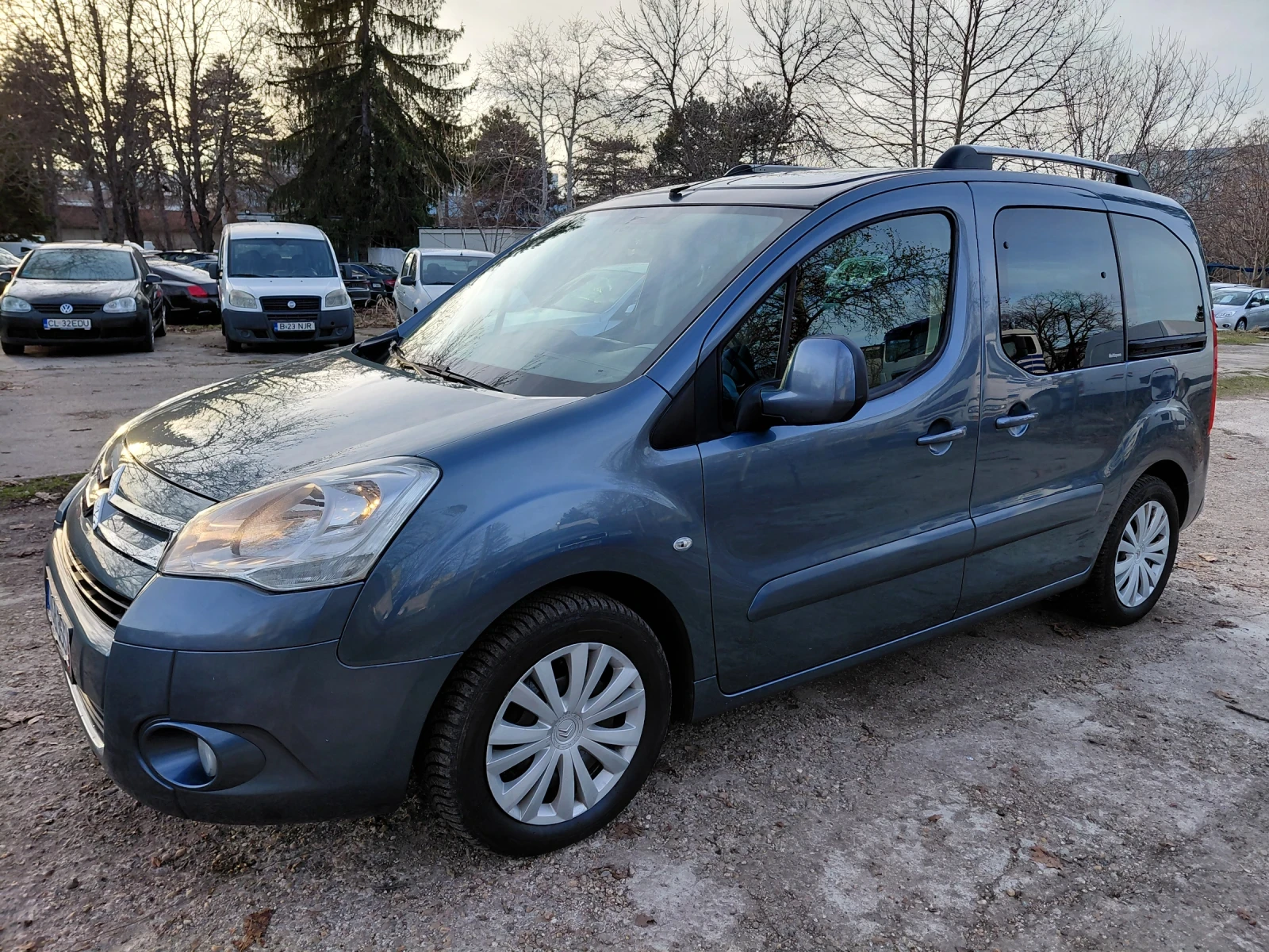 Citroen Berlingo 1.6 HDI-110кс., снимка 4 - Автомобили и джипове - 53790916