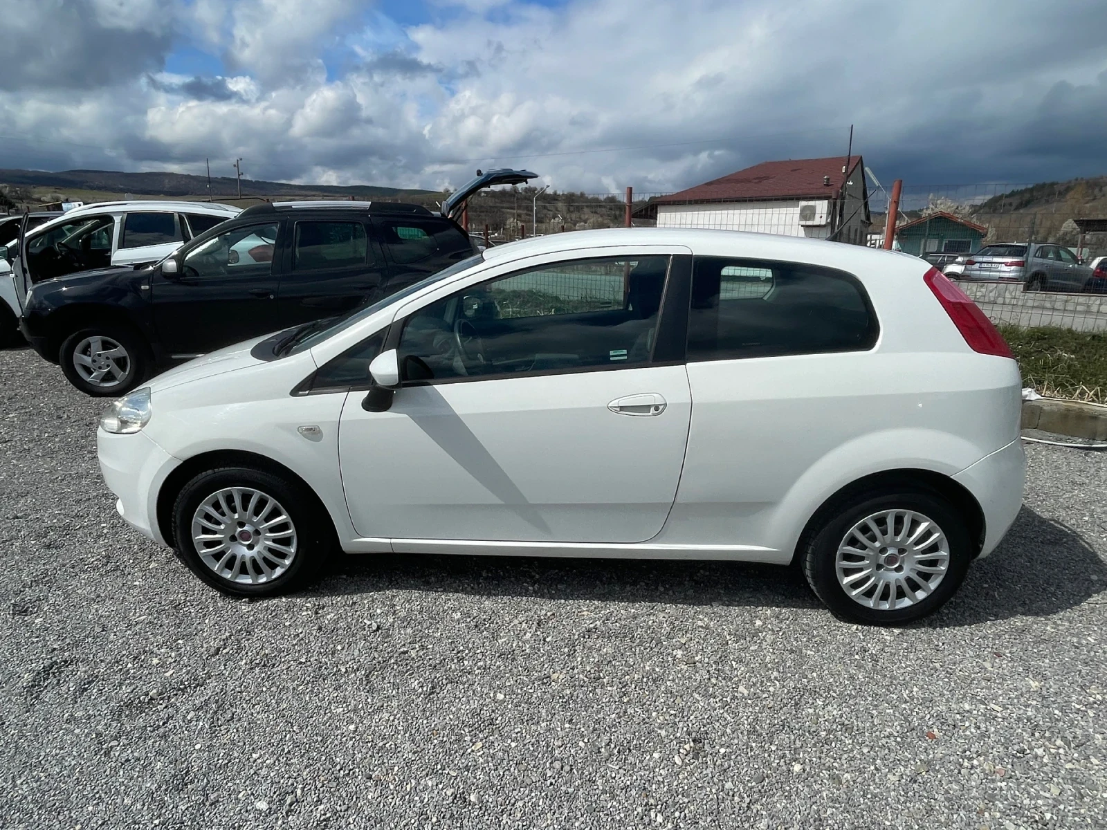 Fiat Punto 1.4 Benz/LPG, снимка 3 - Автомобили и джипове - 54139993