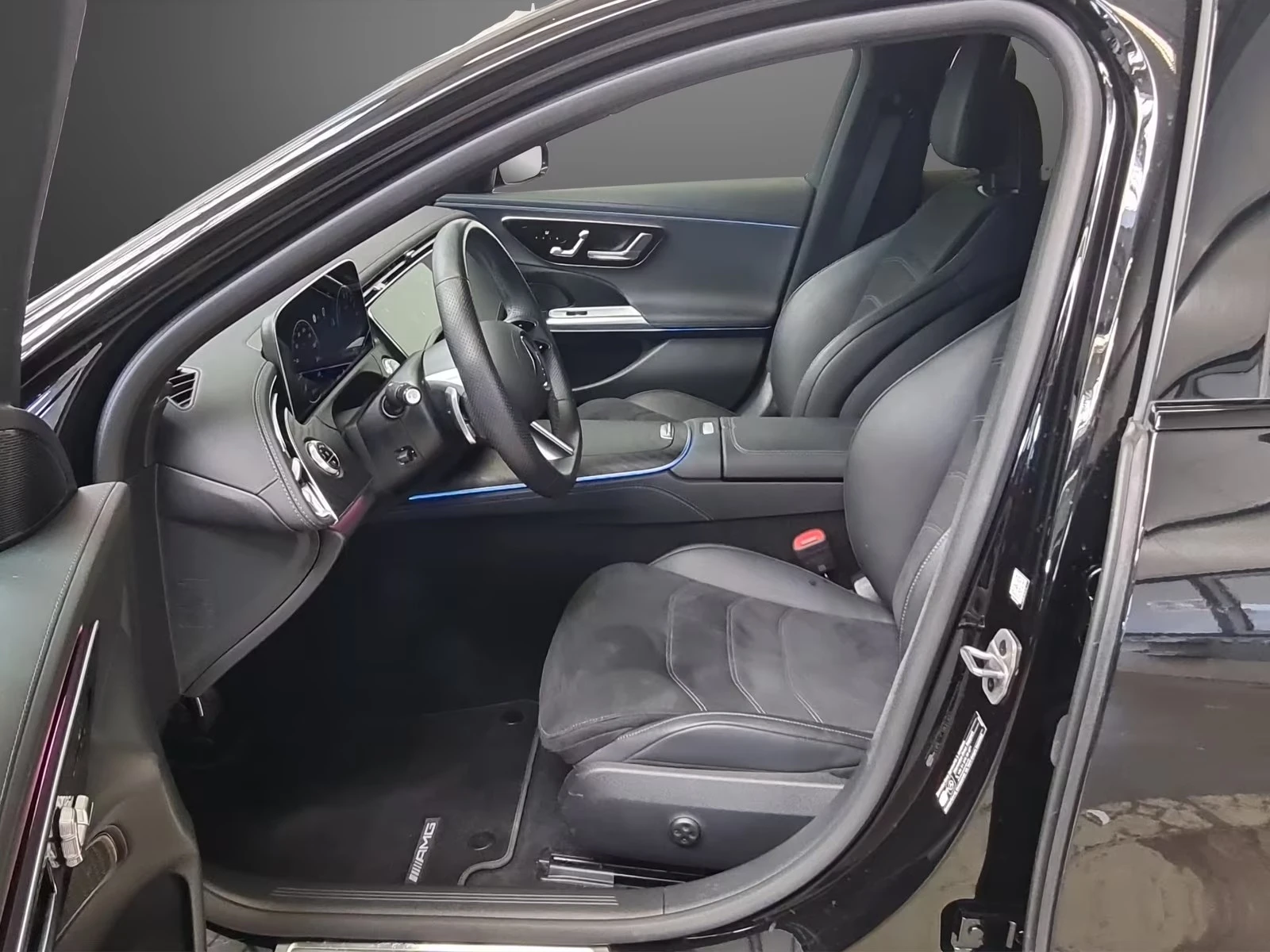 Mercedes-Benz E 300 DE AMG Night, снимка 6 - Автомобили и джипове - 54278917