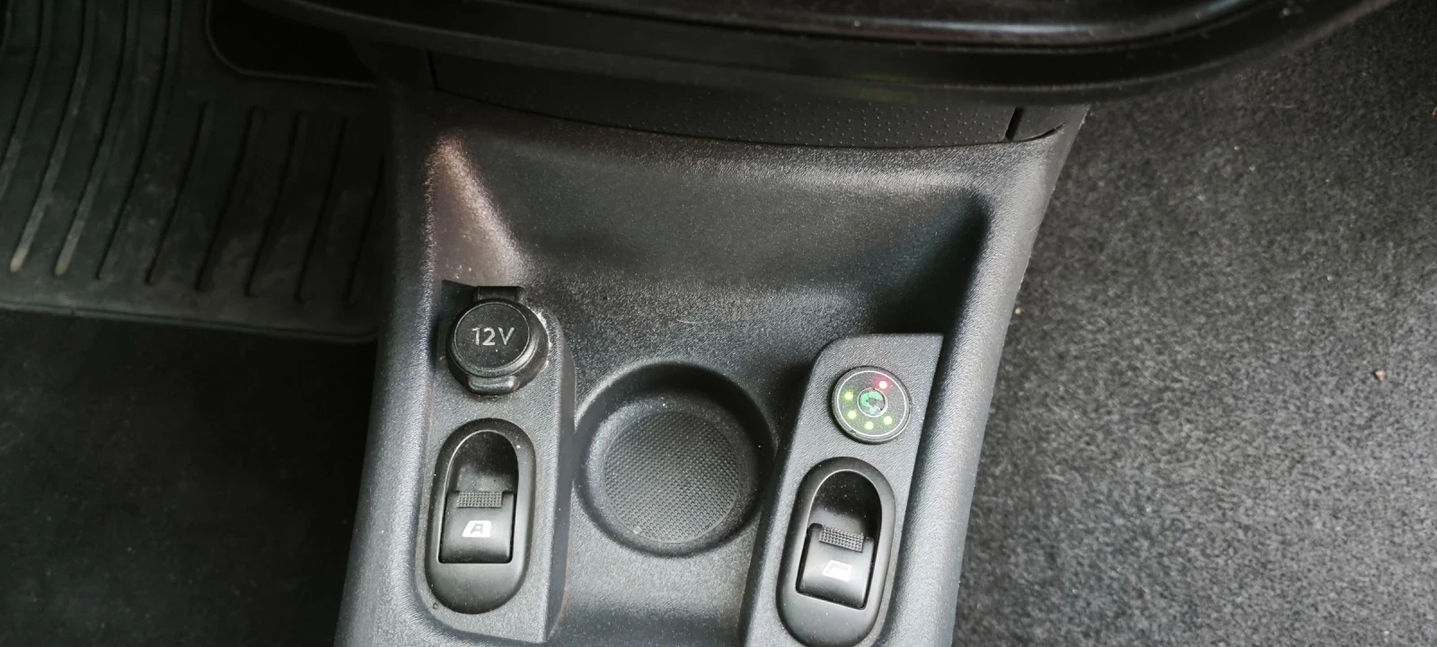 Citroen C3 1.2i ГАЗ!!!, снимка 17 - Автомобили и джипове - 54295637