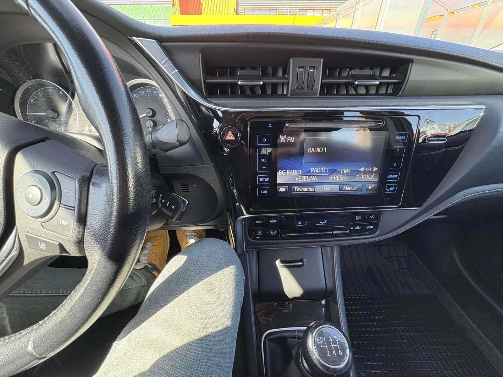 Toyota Corolla, снимка 11 - Автомобили и джипове - 54360219