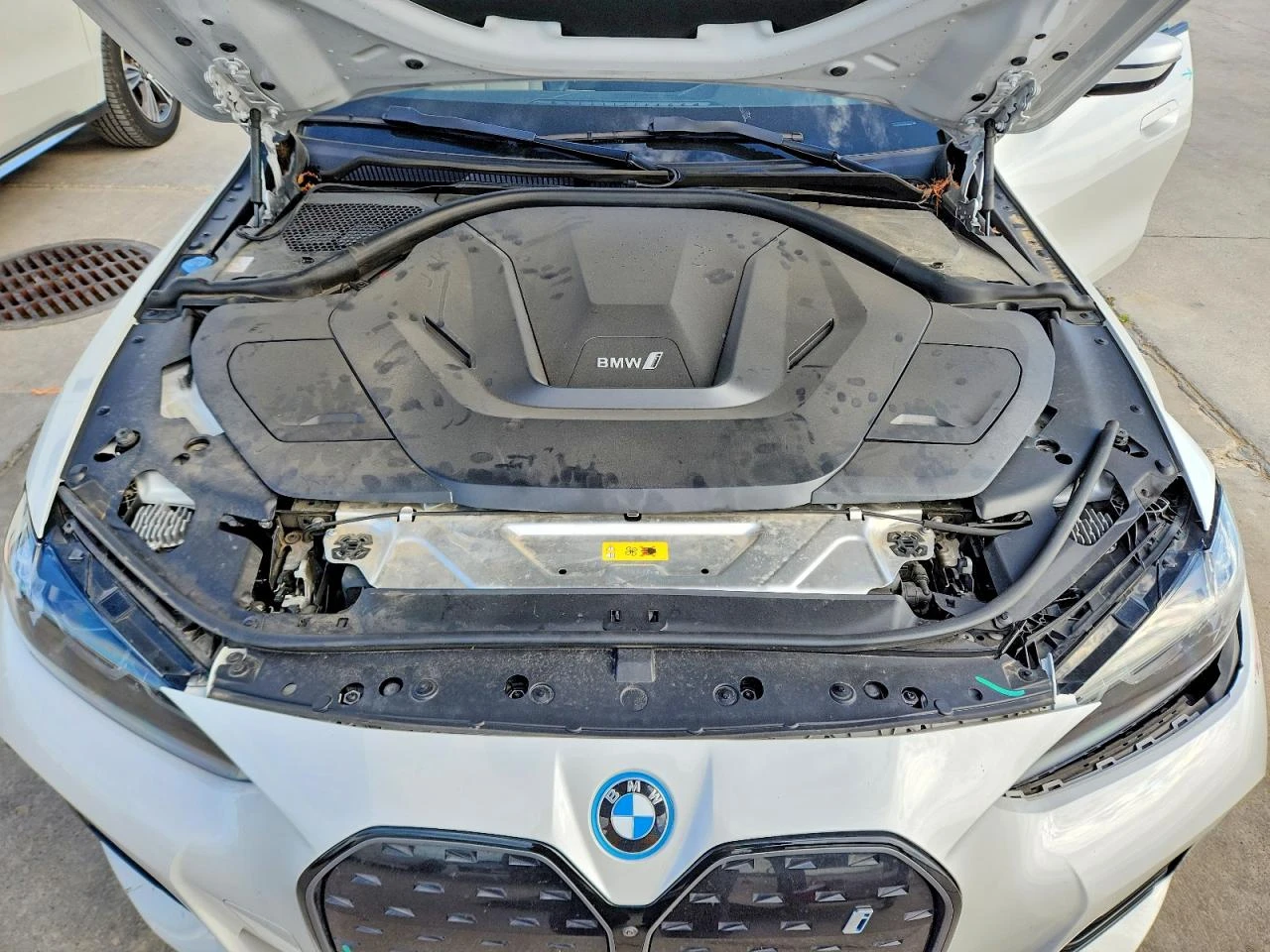 BMW i4 EDRIVE 40, снимка 11 - Автомобили и джипове - 54598430