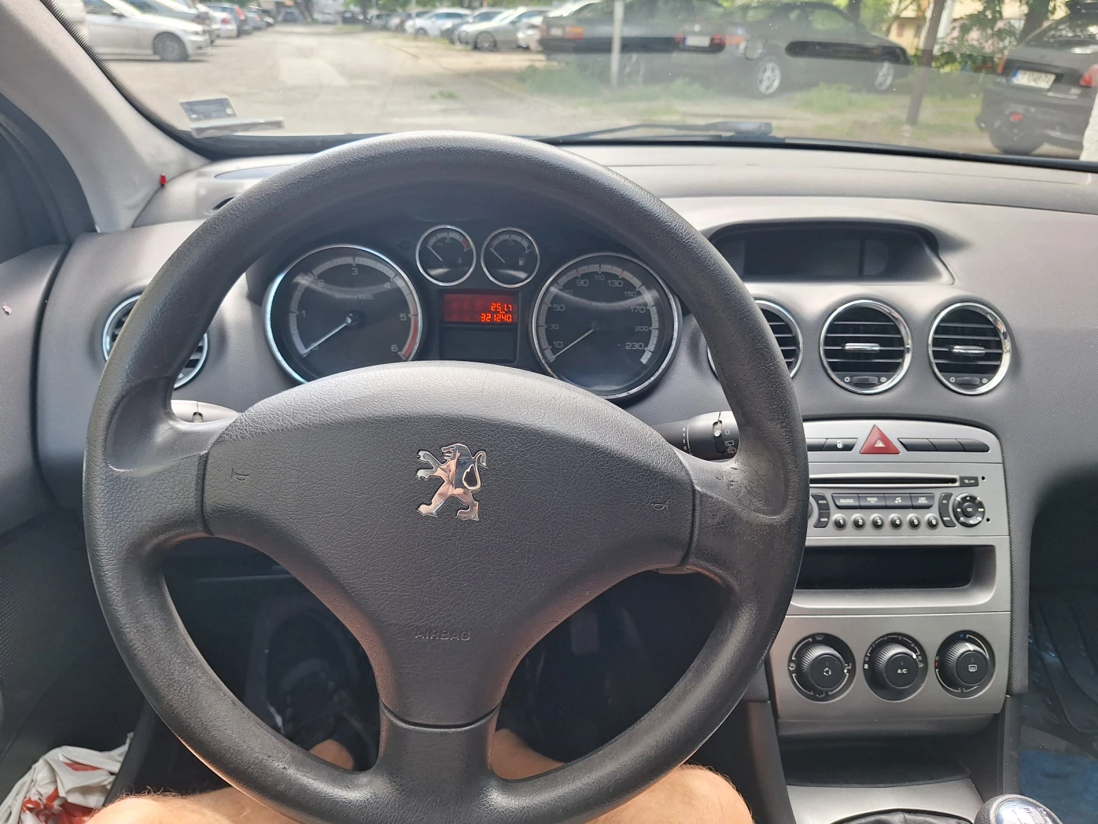 Peugeot 308 1.6HDI, снимка 8 - Автомобили и джипове - 54666645