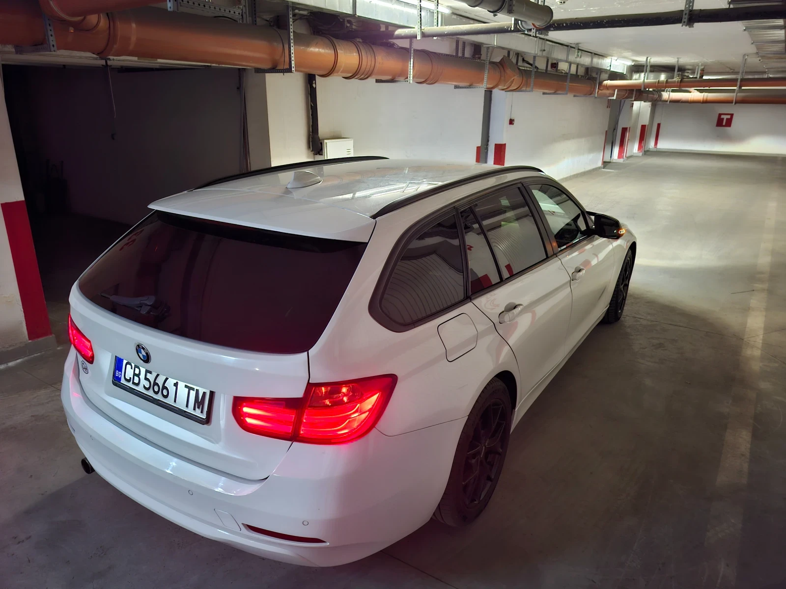 BMW 320 XDrive Sport Touring, снимка 16 - Автомобили и джипове - 54732830
