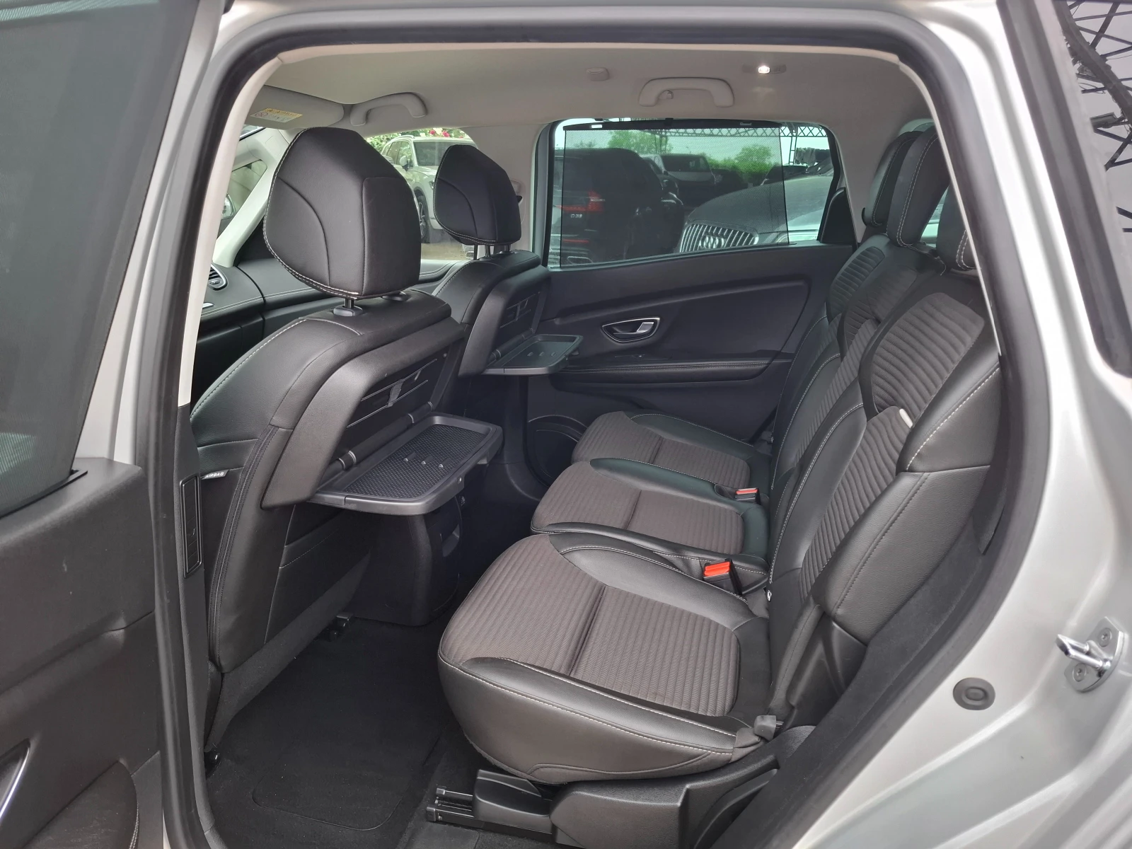 Renault Grand scenic 1.6Navi Камера 7мест., снимка 7 - Автомобили и джипове - 54773123