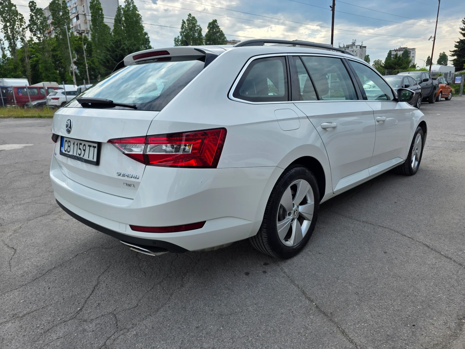 Skoda Superb 2.0 TSI 280к.с 4х4 EURO 6, снимка 4 - Автомобили и джипове - 54804117