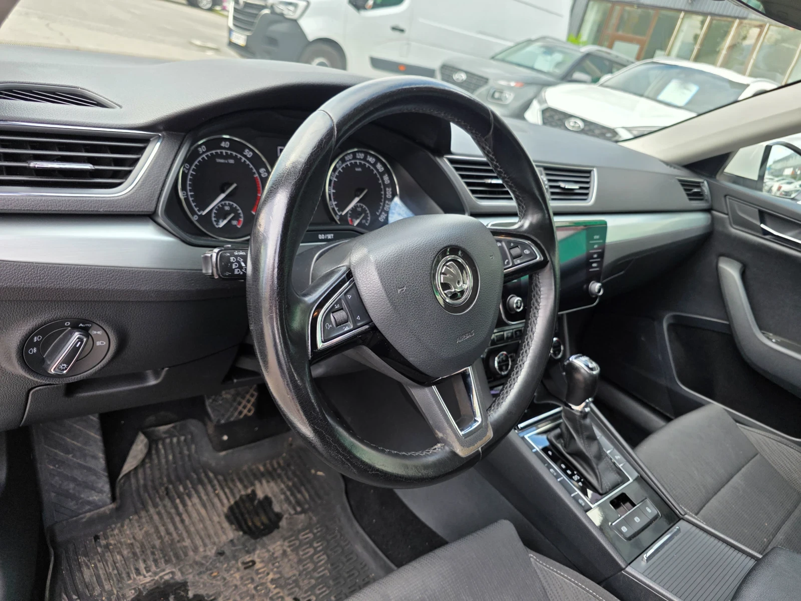 Skoda Superb 2.0 TSI 280к.с 4х4 EURO 6, снимка 11 - Автомобили и джипове - 54804117