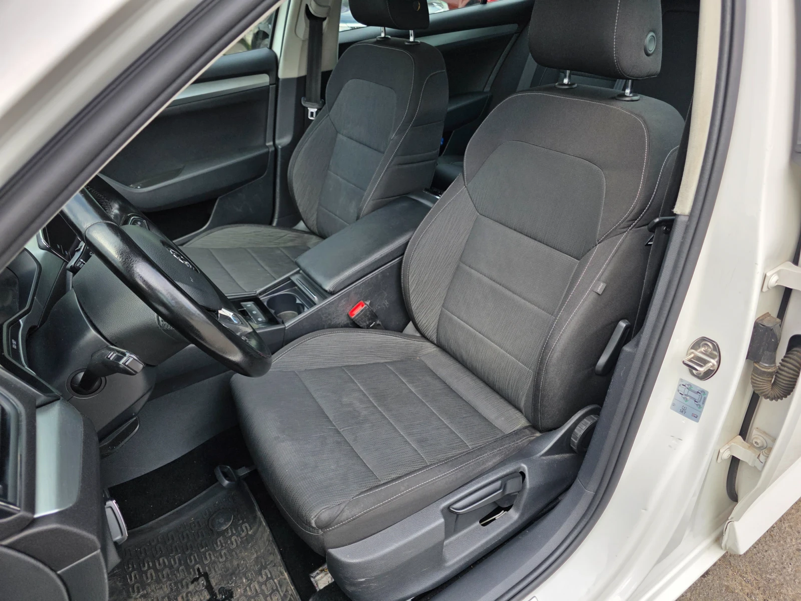 Skoda Superb 2.0 TSI 280к.с 4х4 EURO 6, снимка 10 - Автомобили и джипове - 54804117