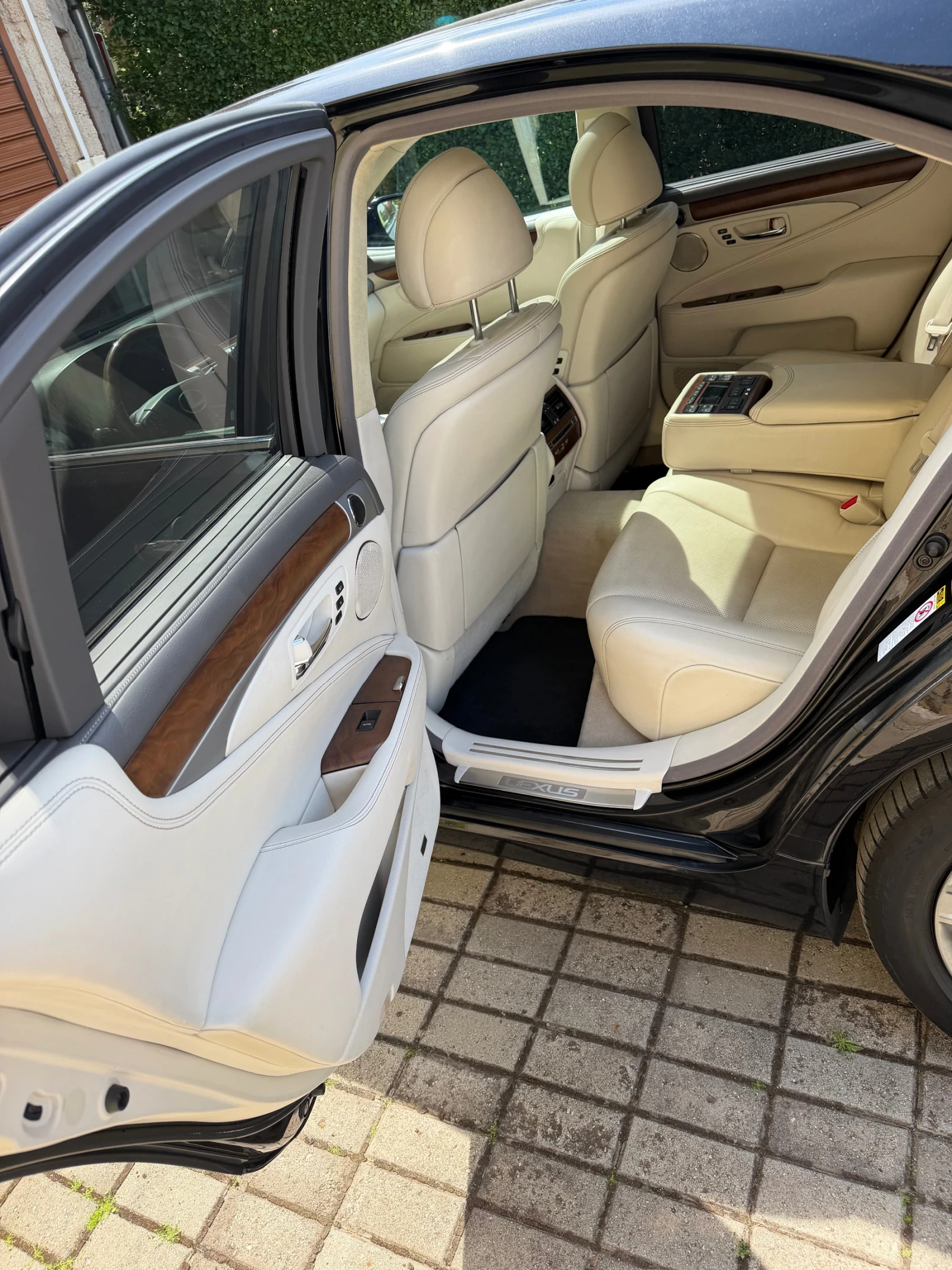Lexus LS 600, снимка 11 - Автомобили и джипове - 54825646