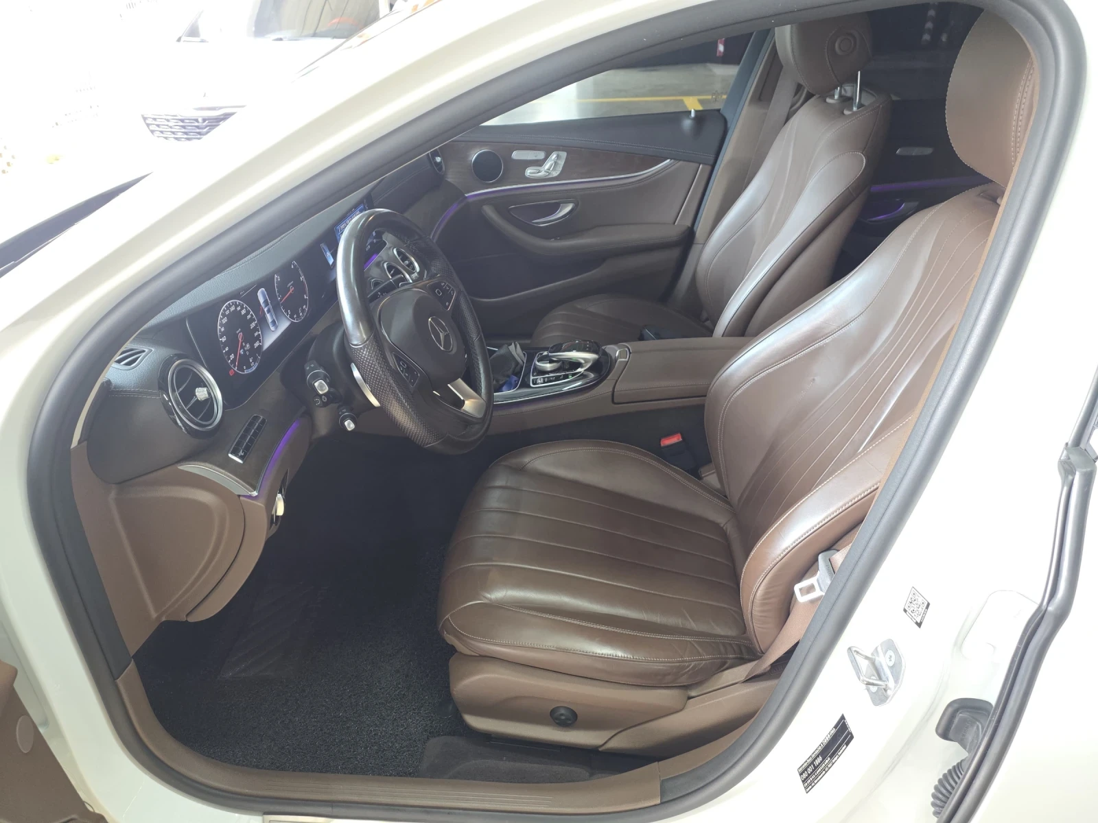 Mercedes-Benz E 220 4matic Digital , 9G , Pano, снимка 3 - Автомобили и джипове - 55151659