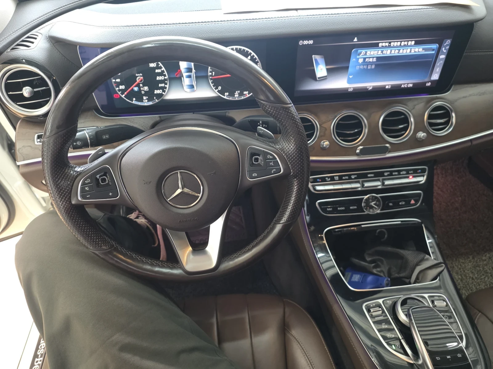Mercedes-Benz E 220 4matic Digital , 9G , Pano, снимка 13 - Автомобили и джипове - 55151659