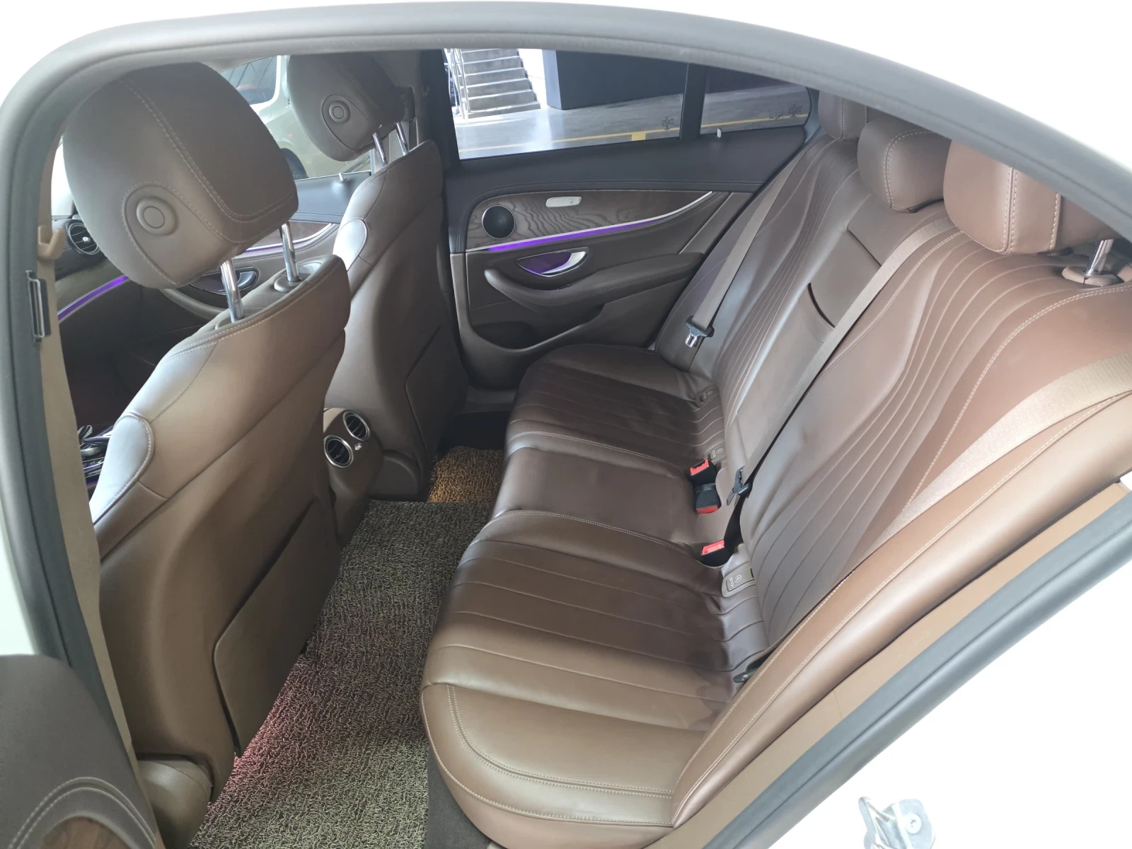 Mercedes-Benz E 220 4matic Digital , 9G , Pano, снимка 14 - Автомобили и джипове - 55151659