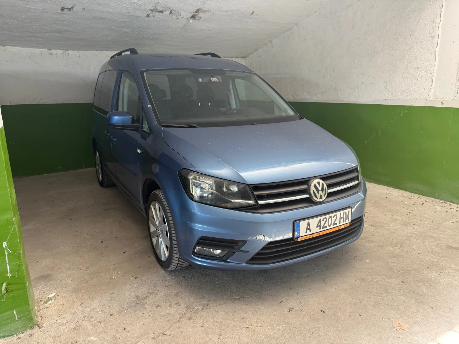 VW Caddy 2.0 TDI, снимка 11 - Автомобили и джипове - 55289874