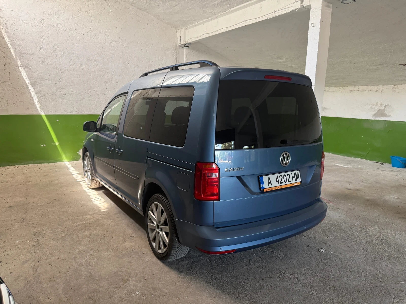 VW Caddy 2.0 TDI, снимка 5 - Автомобили и джипове - 55289874