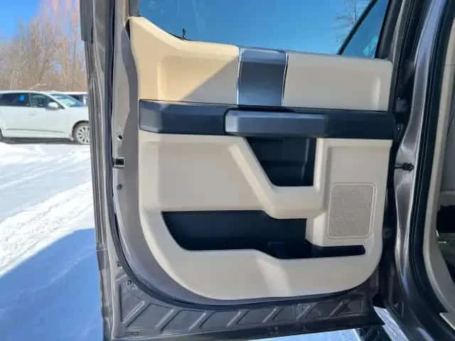 Ford F150 * XLT 4WD SuperCrew * KEYLESS * CARFAX, снимка 11 - Автомобили и джипове - 54026798