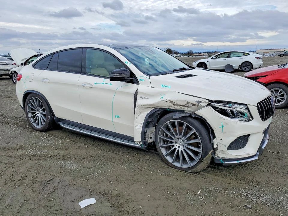 Mercedes-Benz GLE 43 AMG 4MATIC| HARMAN/KARDON| DISTRONIC| ПАНО| KEYLESS| О, снимка 4 - Автомобили и джипове - 53979481