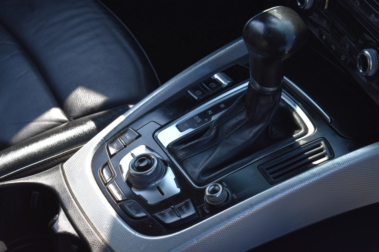 Audi Q5 3.0TDI* S-LINE* PANORAMA, снимка 14 - Автомобили и джипове - 54227017