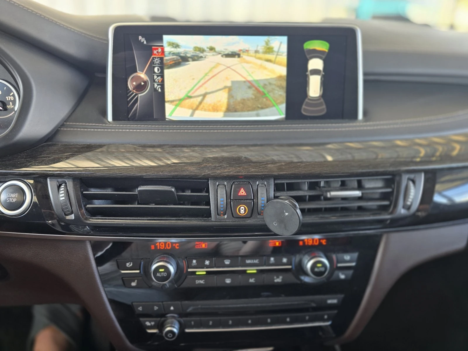 BMW X5 40e Plug-in Hybrid, снимка 12 - Автомобили и джипове - 54844877