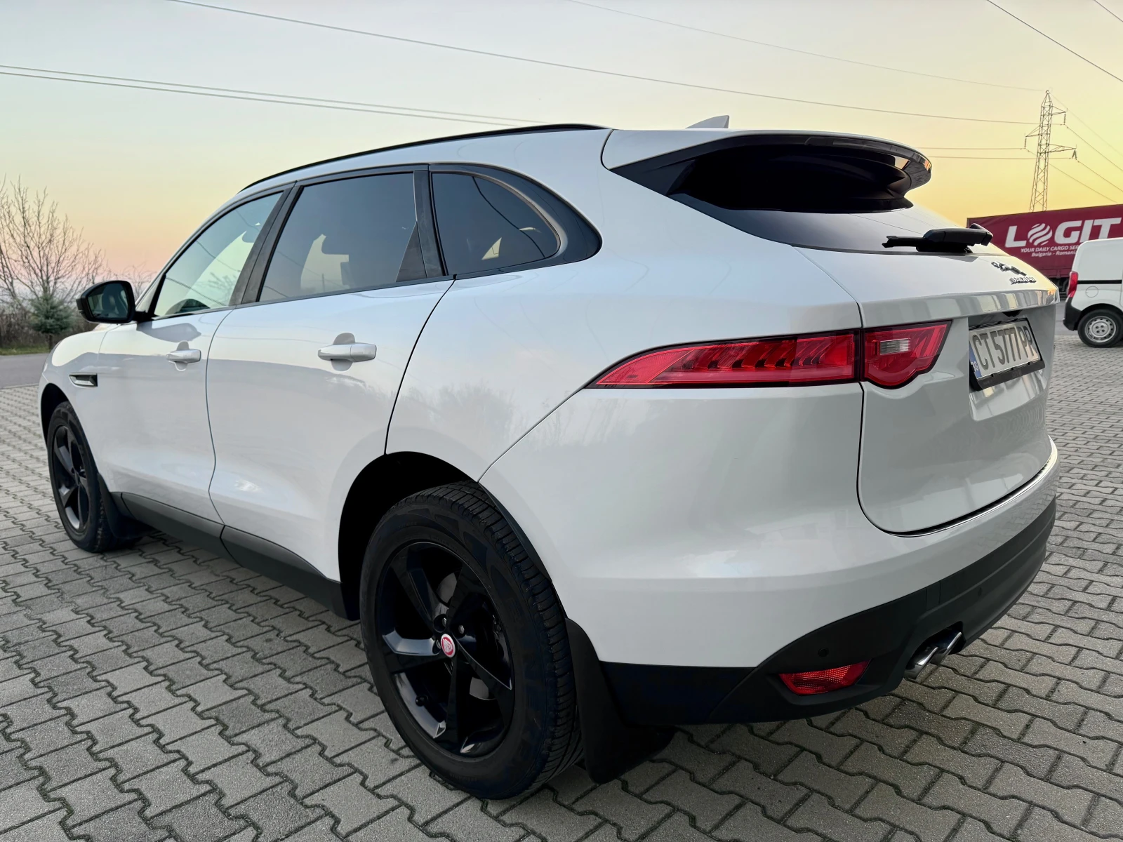 Jaguar F-PACE, снимка 2 - Автомобили и джипове - 54917472