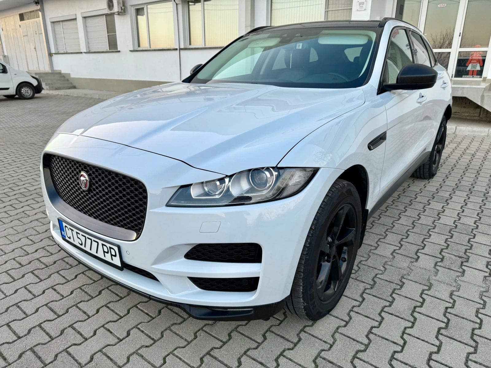Jaguar F-PACE