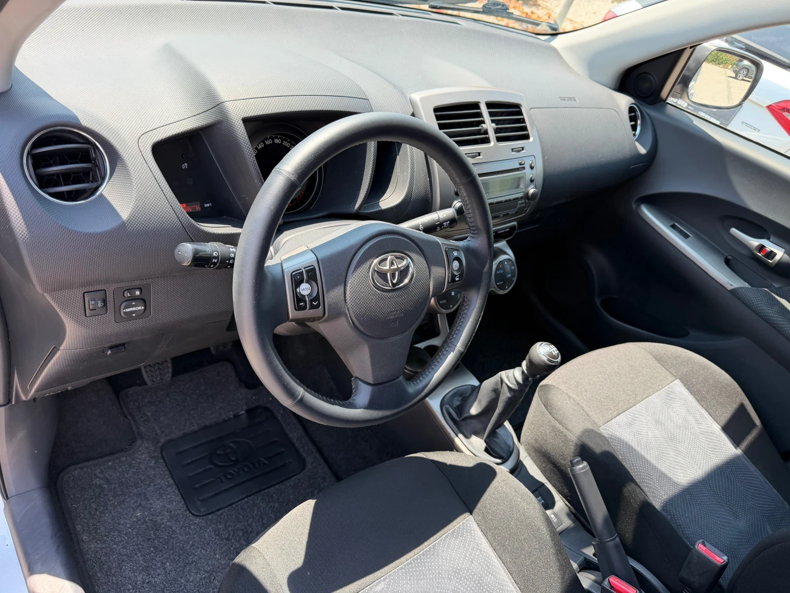 Toyota Urban Cruiser 1.4D4d 90к.с 6ск. 4х4 2012г. Внос Италия , снимка 7 - Автомобили и джипове - 55558905