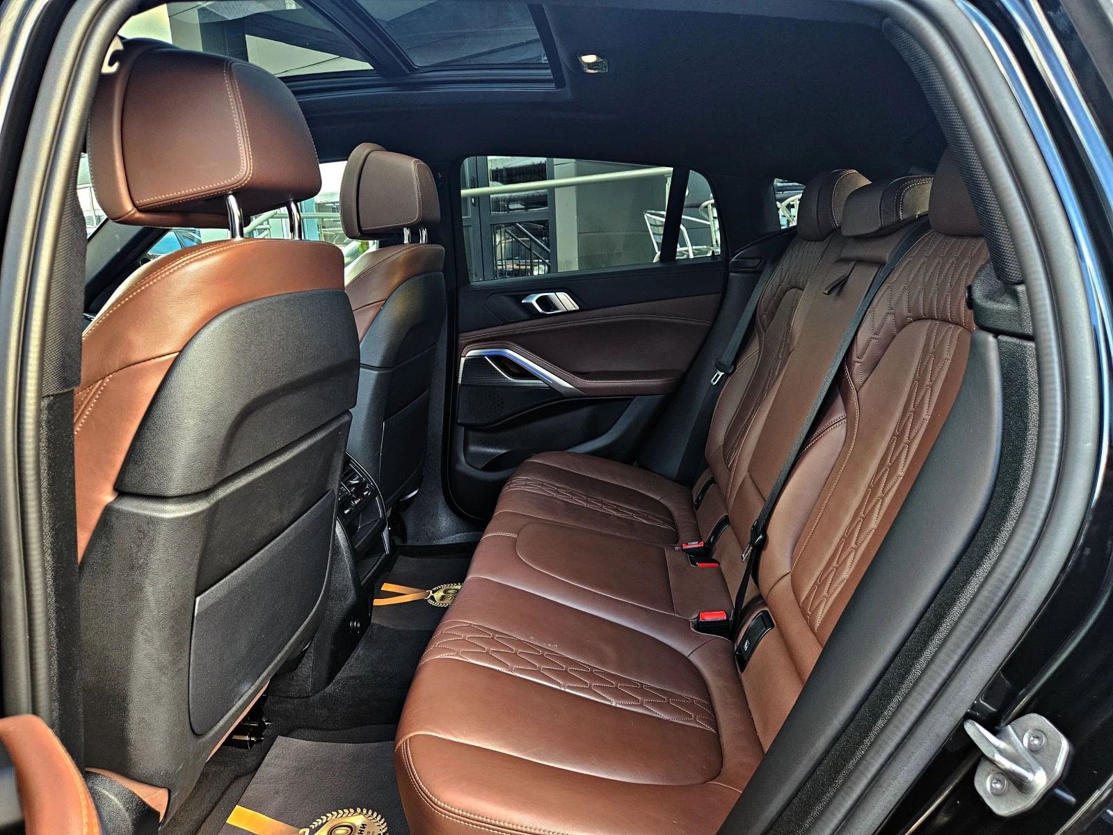 BMW X6 M/MHEV/3.0XD/PANO/DISTR/CAMERA/�������/CAR PLAY/LI | Mobile.bg � ����������� 16