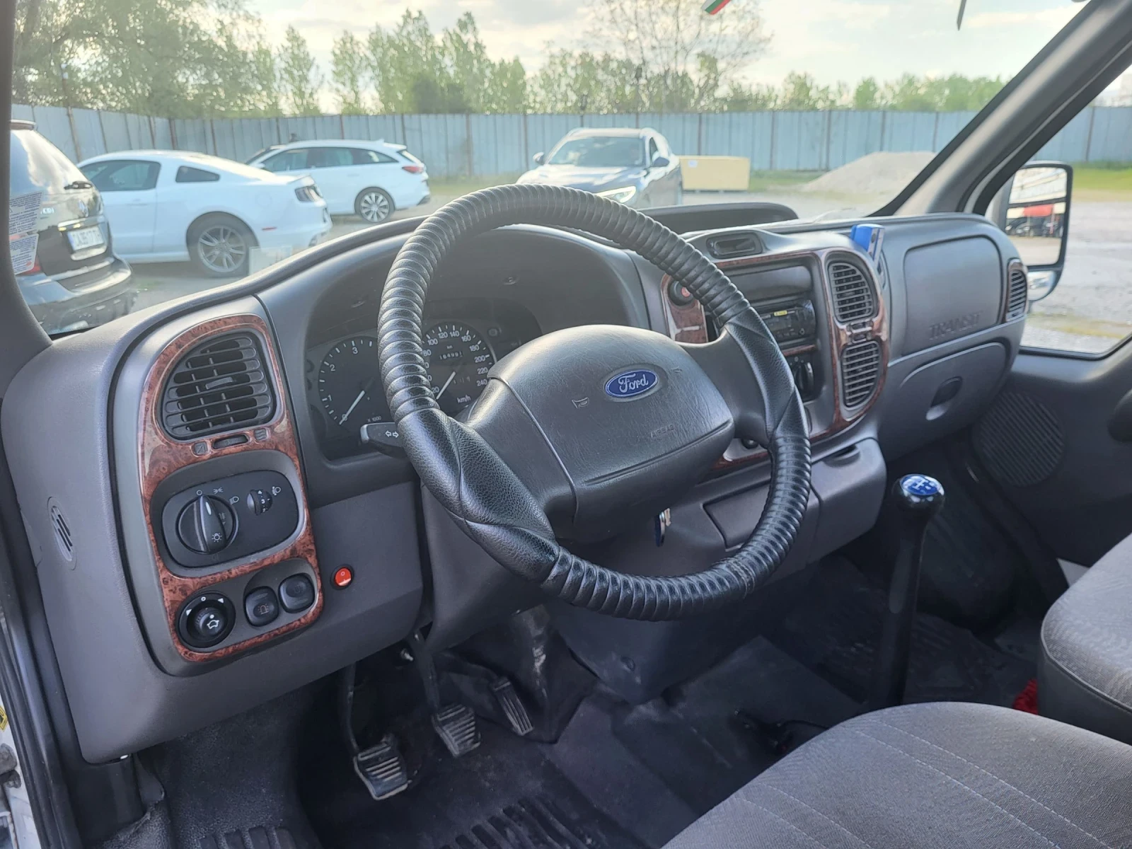 Ford Transit СПЕЦИАЛЕН  - изображение 10