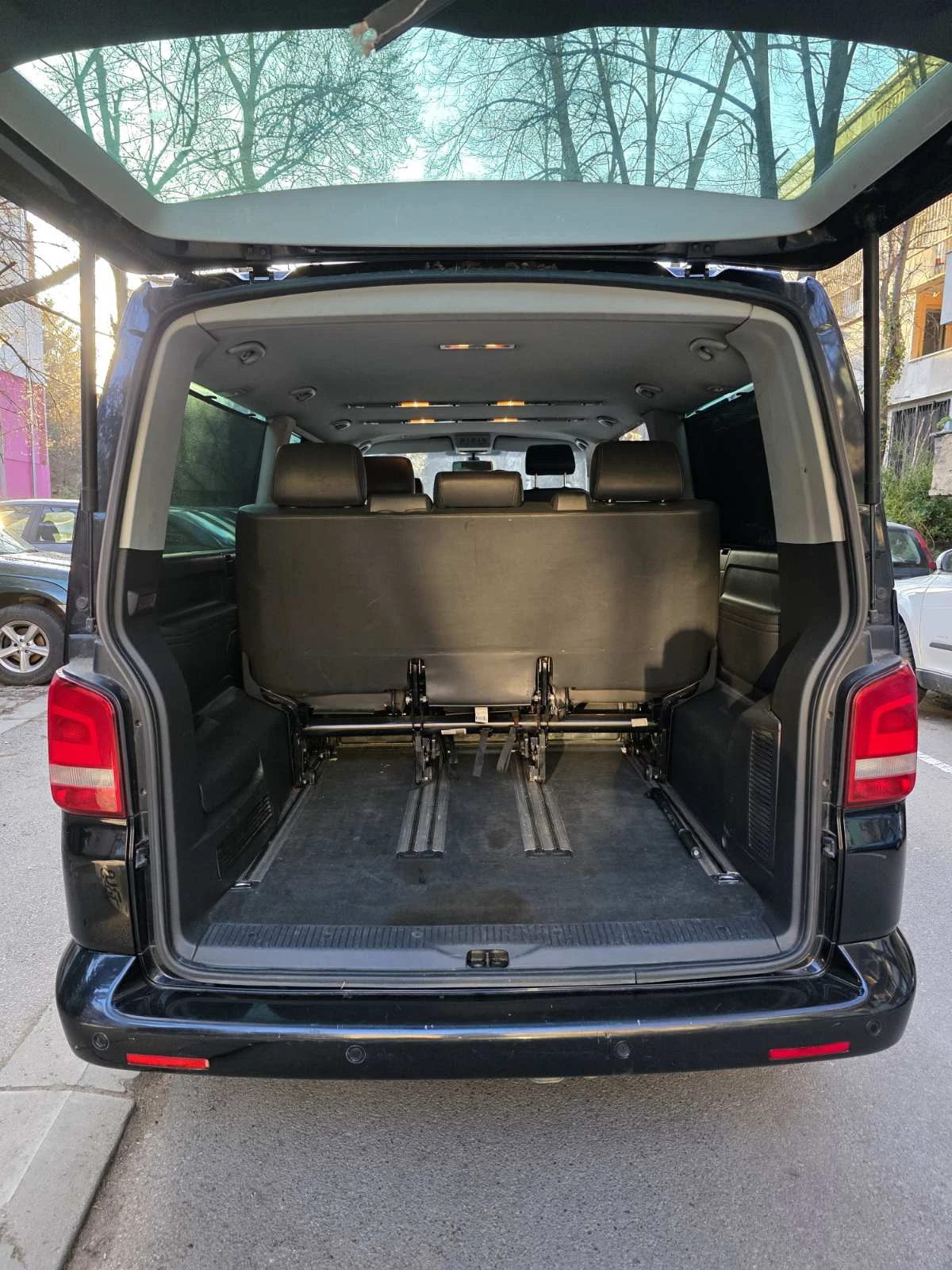 VW Multivan T5, снимка 7 - Бусове и автобуси - 53933379