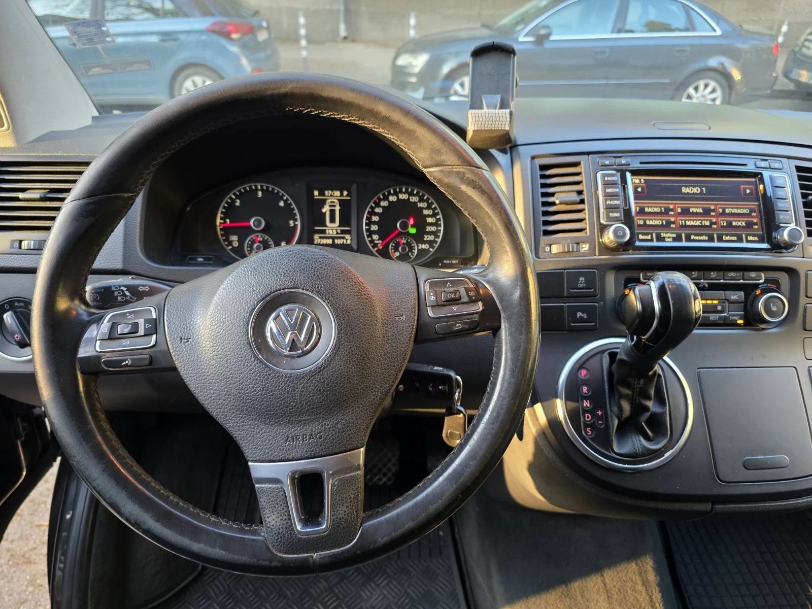 VW Multivan T5, снимка 2 - Бусове и автобуси - 53933379