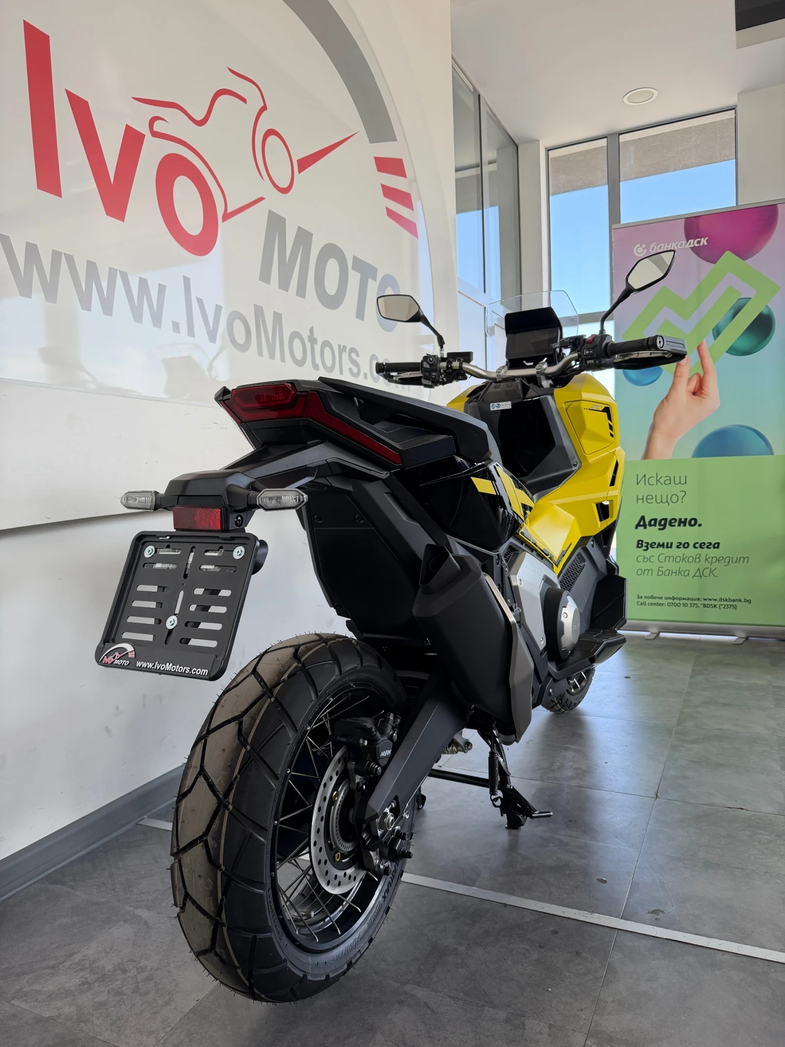Honda X-ADV 750 gold чисто нов Finch Yellow  - изображение 5