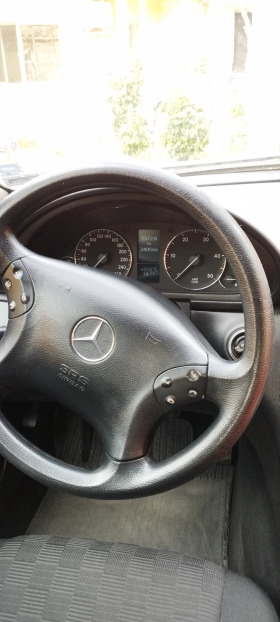 Mercedes-Benz C 220, снимка 9