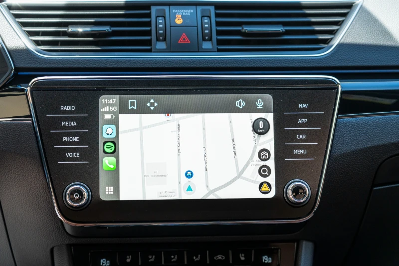 Skoda Superb L&K 4x4 280 2.0 TSI Гаранция, снимка 8 - Автомобили и джипове - 52085653