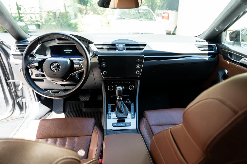 Skoda Superb L&K 4x4 280 2.0 TSI Гаранция, снимка 6 - Автомобили и джипове - 52085653