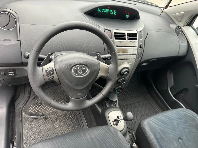 Toyota Yaris Автомат 6 скорости, снимка 16 - Автомобили и джипове - 52463524
