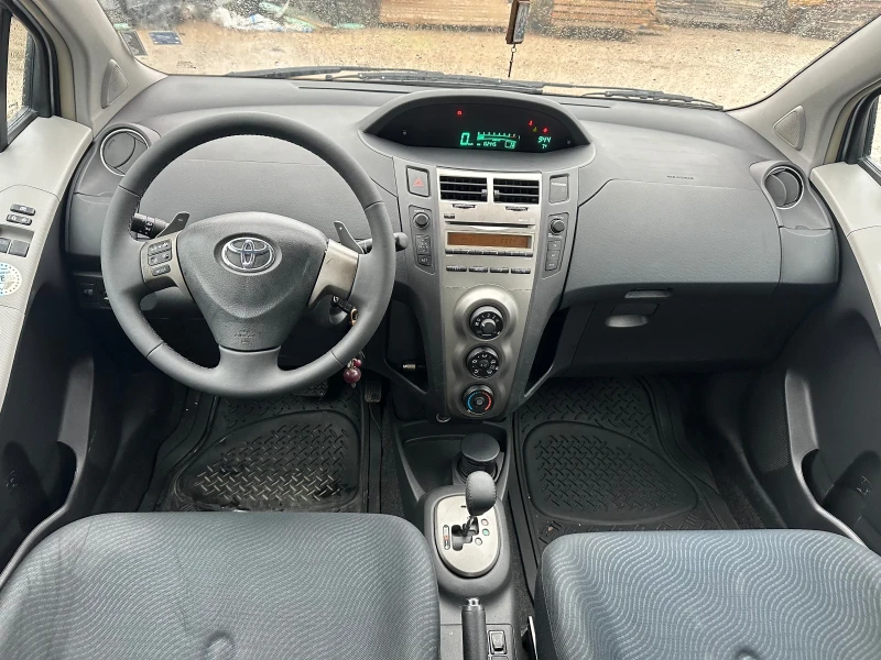 Toyota Yaris Автомат 6 скорости, снимка 12 - Автомобили и джипове - 52463524