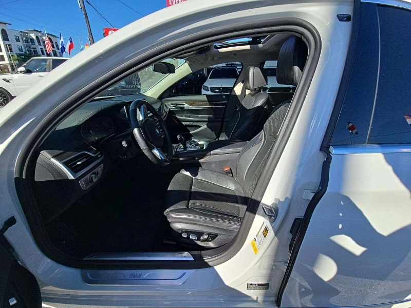 BMW 740 HUD, ВОWERS & WILKINS 3D, 360* , ОБДУХВАНЕ, ВАКУУМ, снимка 5 - Автомобили и джипове - 52612012