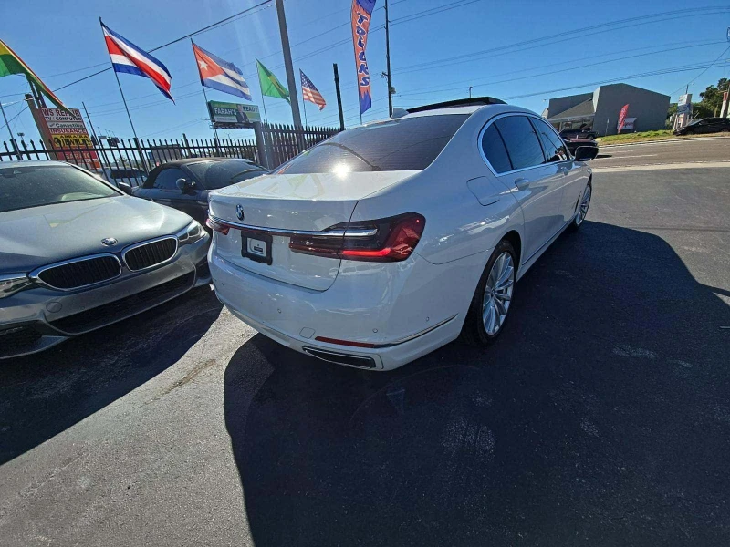 BMW 740 HUD, ВОWERS & WILKINS 3D, 360* , ОБДУХВАНЕ, ВАКУУМ, снимка 4 - Автомобили и джипове - 52612012