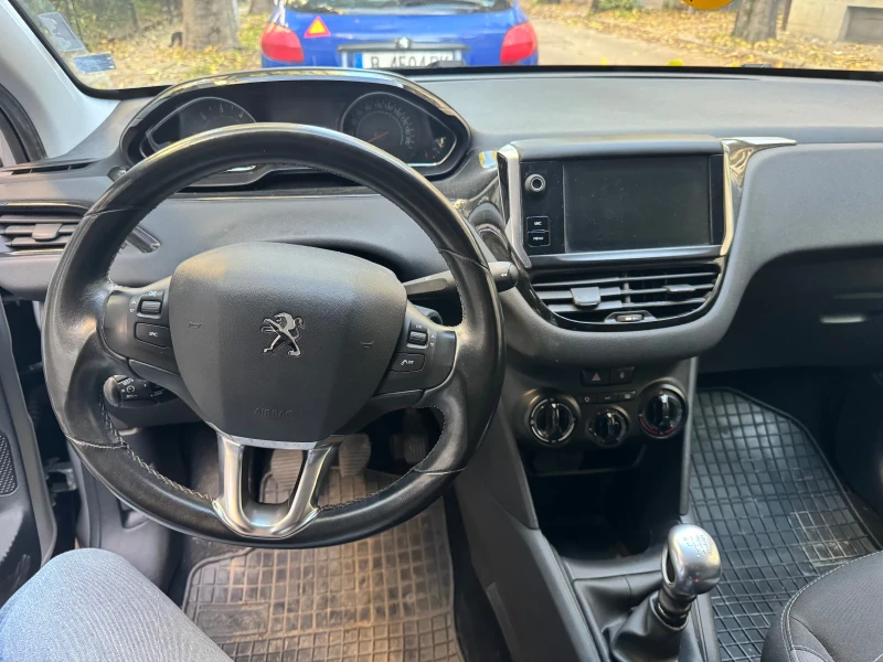 Peugeot 208 1.6 BlueHDI, снимка 8 - Автомобили и джипове - 52665913