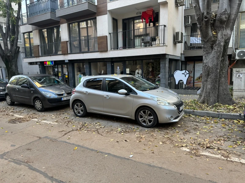 Peugeot 208 1.6 BlueHDI, снимка 3 - Автомобили и джипове - 52665913