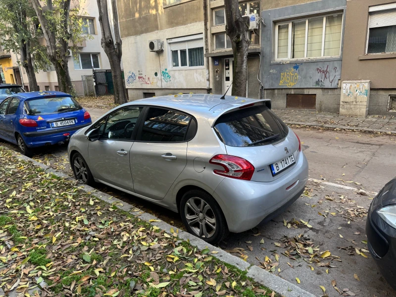 Peugeot 208 1.6 BlueHDI, снимка 2 - Автомобили и джипове - 52665913