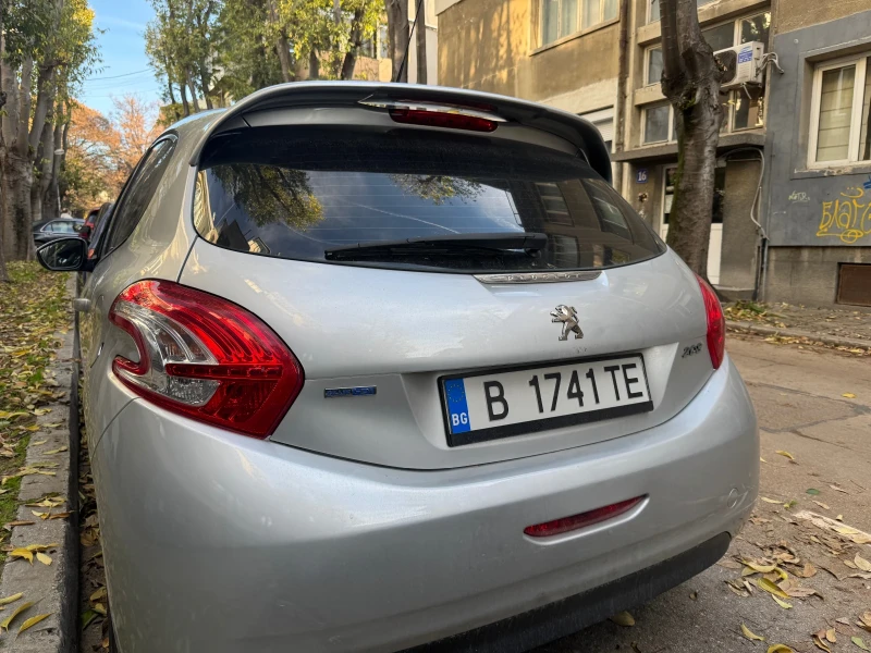 Peugeot 208 1.6 BlueHDI, снимка 5 - Автомобили и джипове - 52665913
