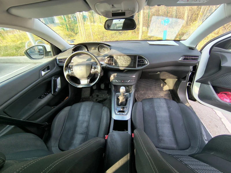 Peugeot 308 SW 1.2 puretech allure, снимка 14 - Автомобили и джипове - 52875909