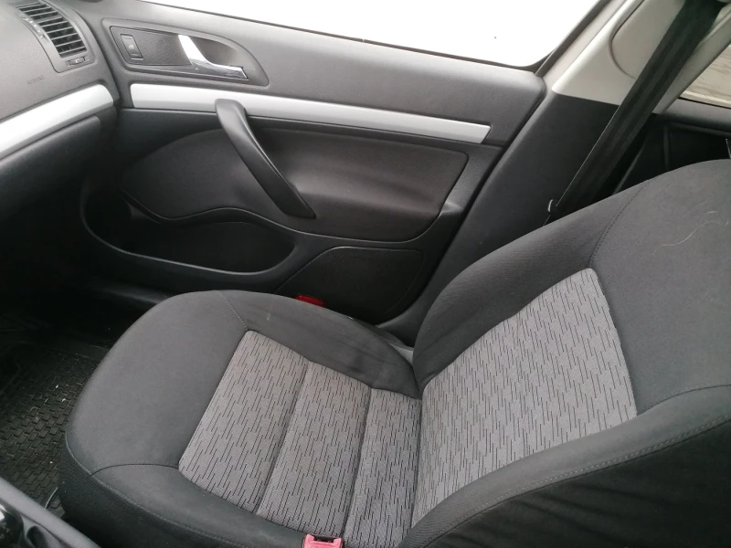 Skoda Octavia 1, 6 ТДИ, снимка 14 - Автомобили и джипове - 53123478