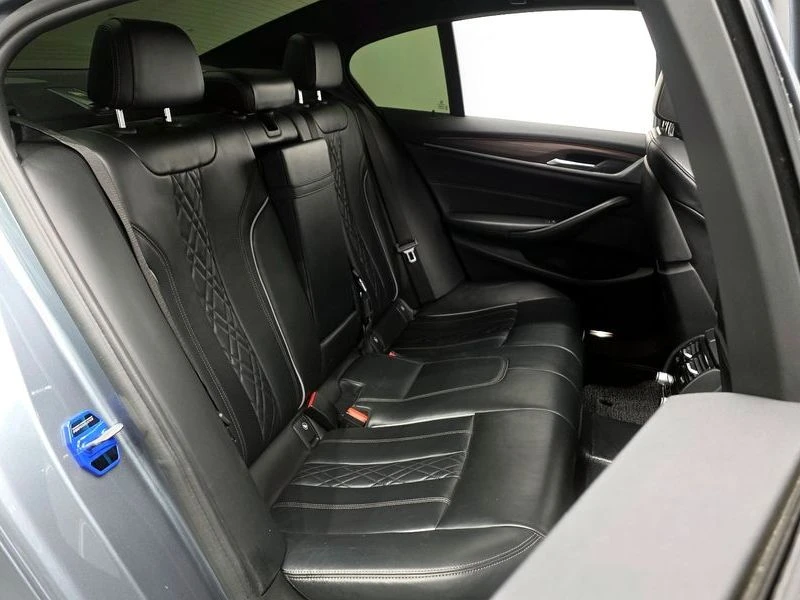 BMW 530 530i M Sport Package Plus| 252к.с.| ВКЛ.ТЕХНОТЕСТ, снимка 11 - Автомобили и джипове - 55395283