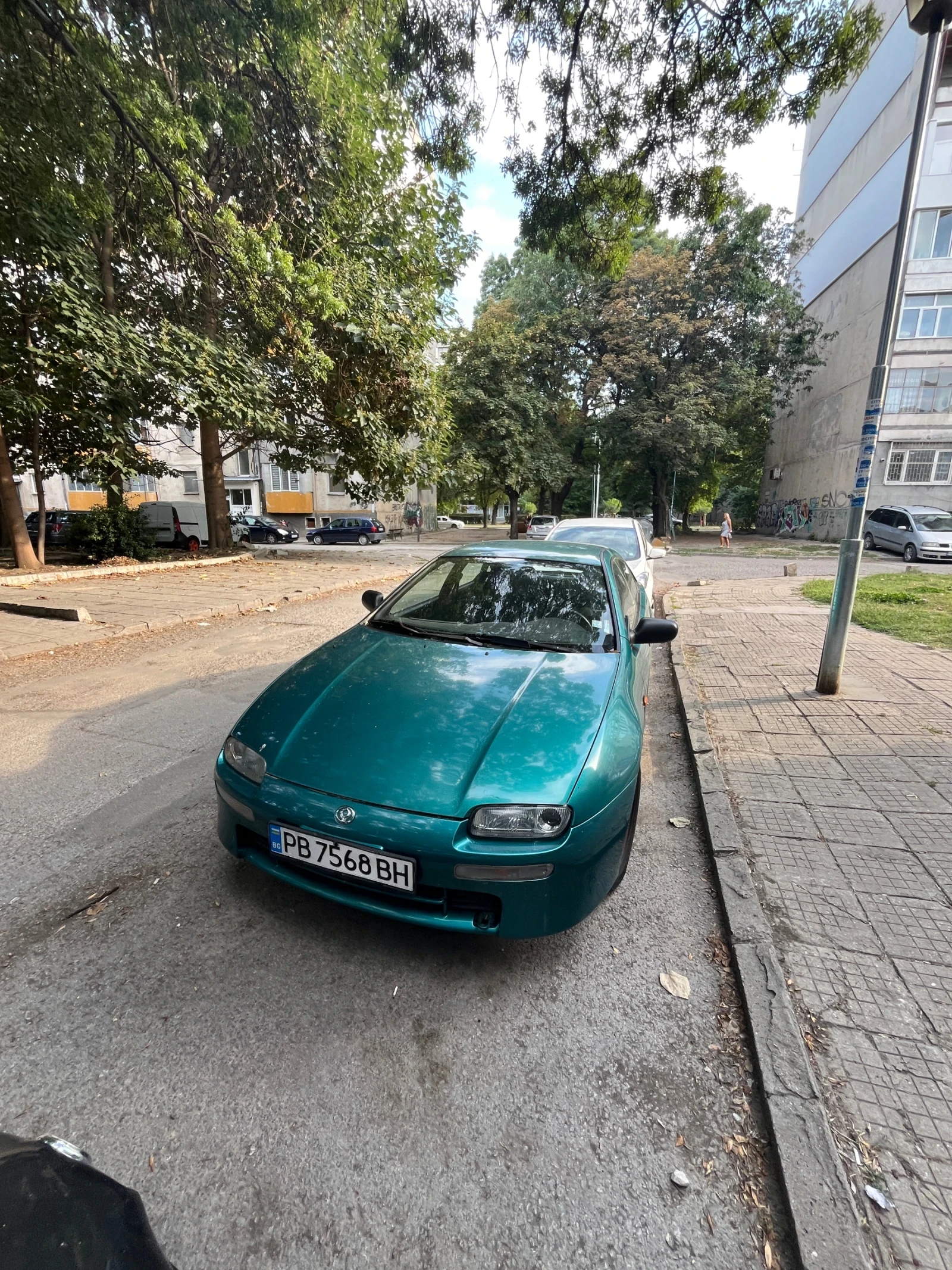 Mazda 323 F - изображение 2