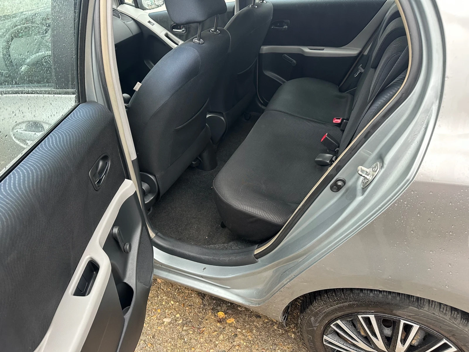 Toyota Yaris ������� 6 �������� | Mobile.bg � ����������� 13