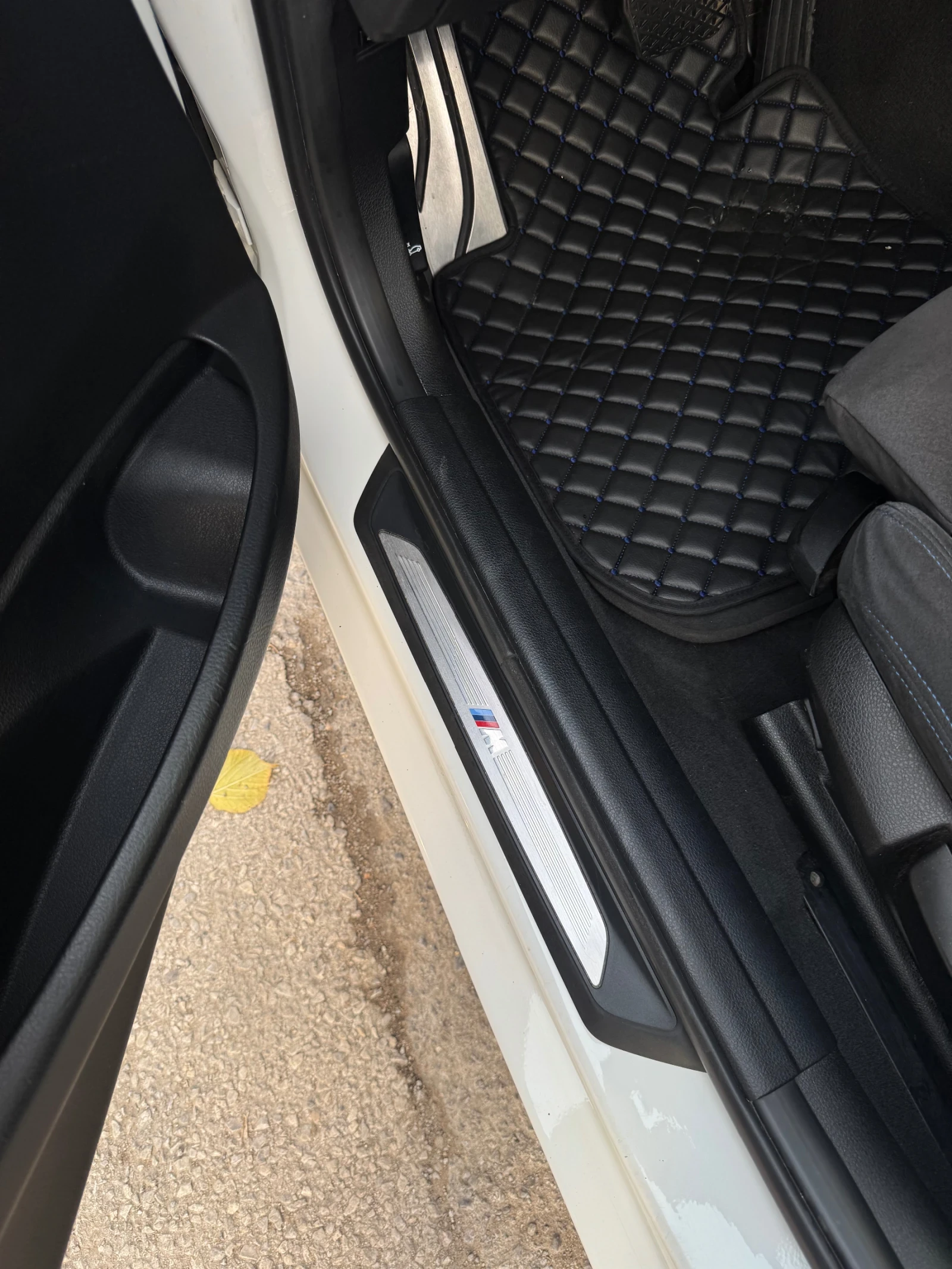 BMW 320 BMW 320d xDrive M-pack, снимка 13 - Автомобили и джипове - 53799956